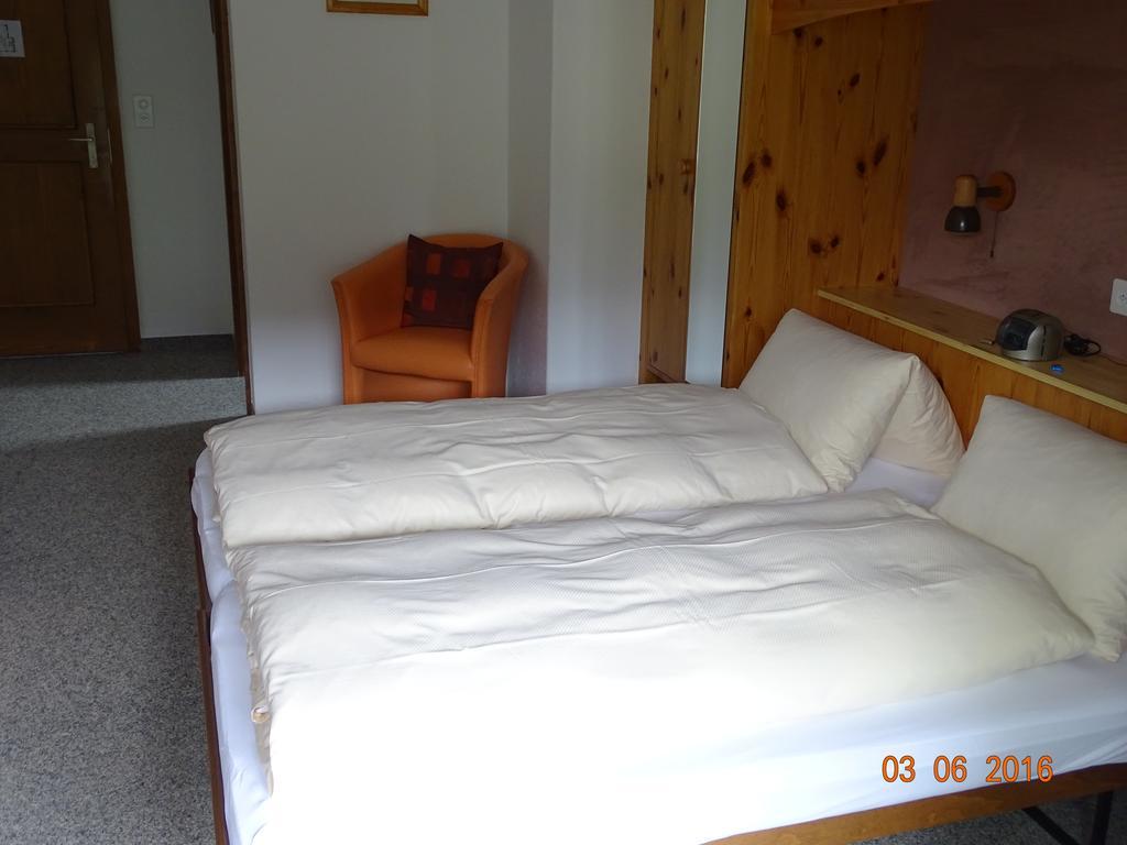 Hotel Old-Jnn Saas im Prattigau Δωμάτιο φωτογραφία